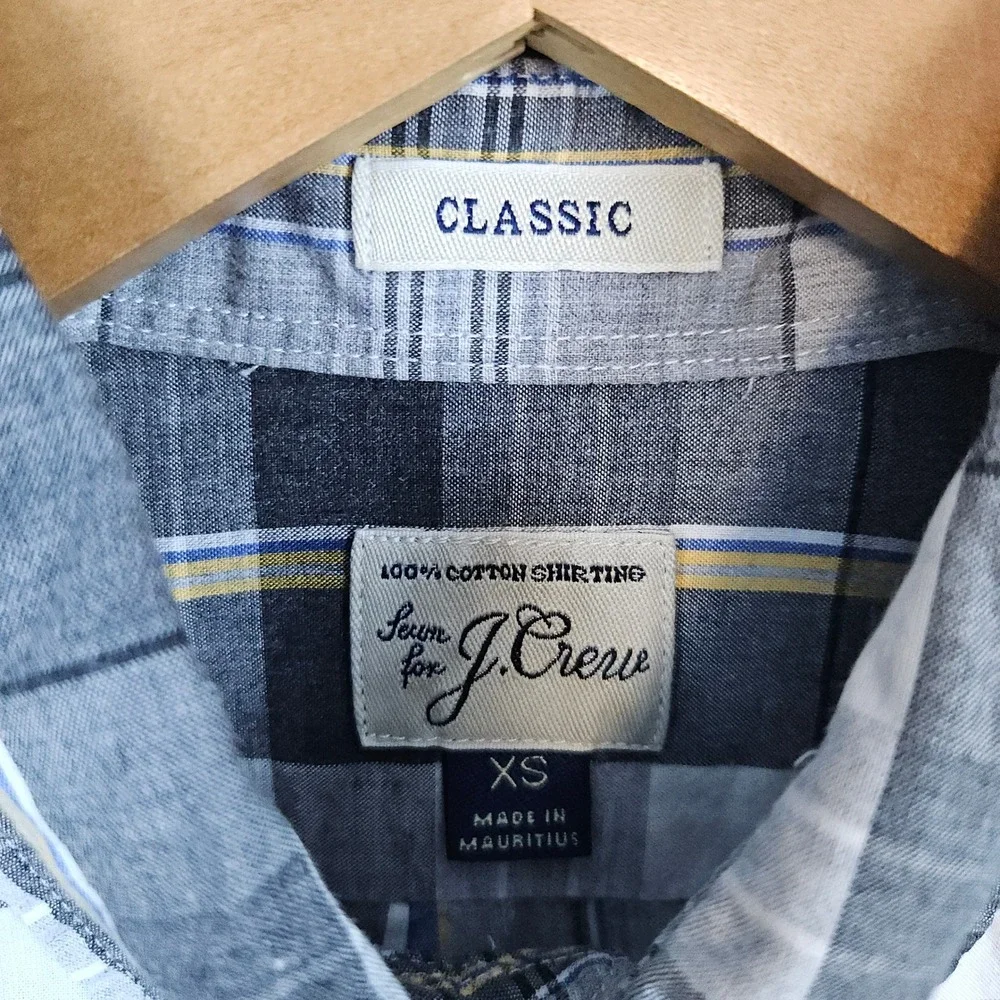 J Crew Men's Gray Plaid Button Down‎ Shirt Size XS 100% Cotton Preppy STAINING